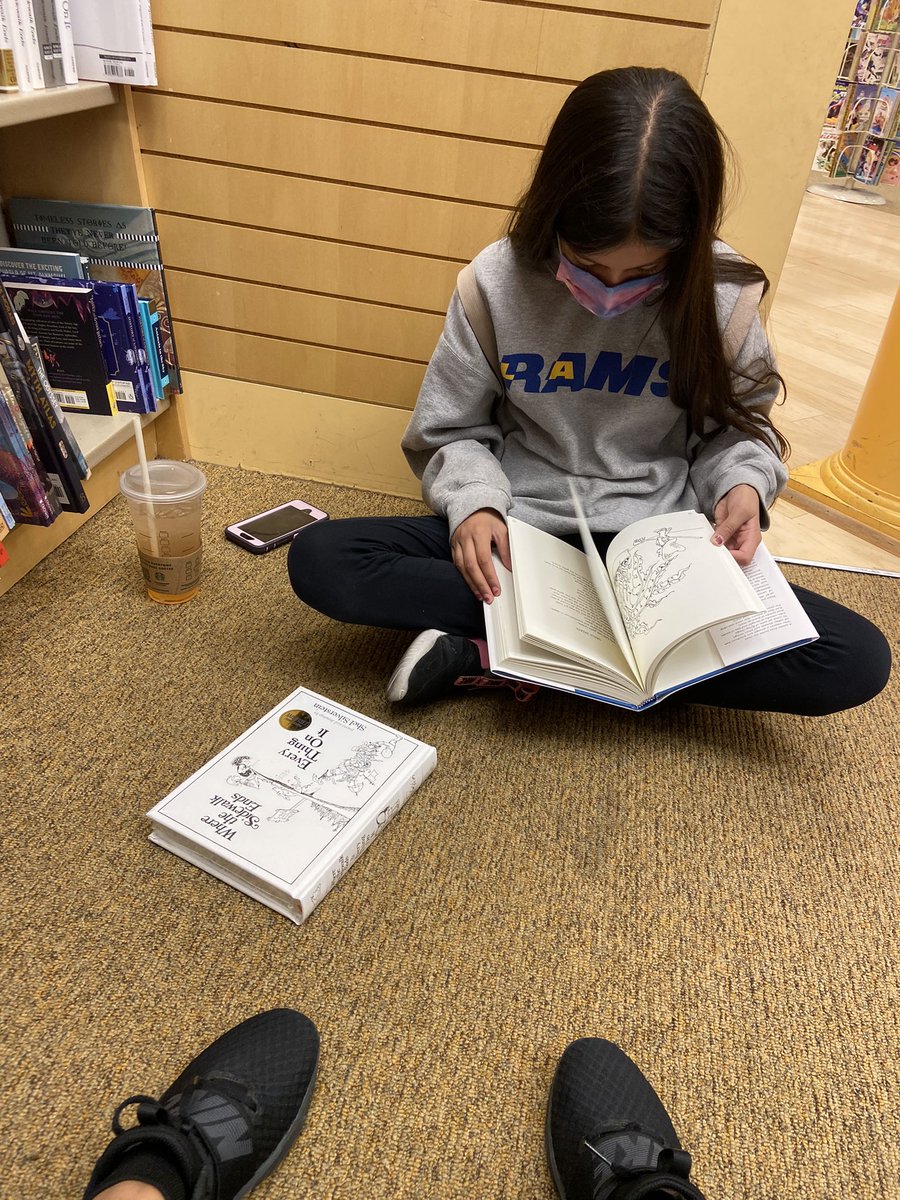 _Luci2019's tweet photo. Picking books I loved to read as a kid 🥺💜 Doubled down on,  #WorldBookDay , 2for1.  #ShelSilverstein #WhereTheSidewalkEnds #EverythingOnIt #Poetry https://t.co/3tvulDWqny