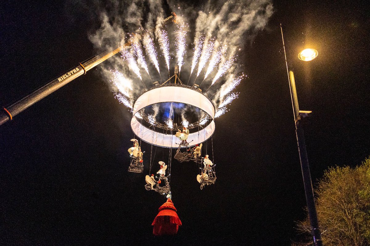 Leeuwarden was drie avonden lang het toneel van het betoverend mooie Tolworld. Bedankt voor de magie <a href="/TheaterTol/">Theater Tol</a> ❤️

📸 Jacob van Essen &amp; Xanne Vera