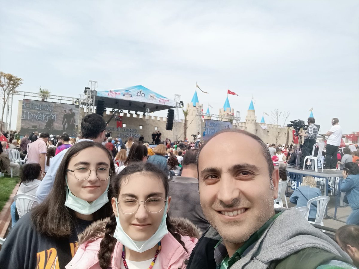 YunusKOKSL's tweet photo. Teşekkürler @asarikurt başkanım çocuklarımıza ve içimizdeki bitmeyen çocukluğa böylesine güzel bir park armağan ettiğiniz için. Teşekkürler @CorluBelediyesi emekçileri, bu güzel proje ile emeğin en yüce değer olduğunu bir kez daha gösterdiğiniz için. #masalpark #23Nisan https://t.co/gx0QKs2dgn