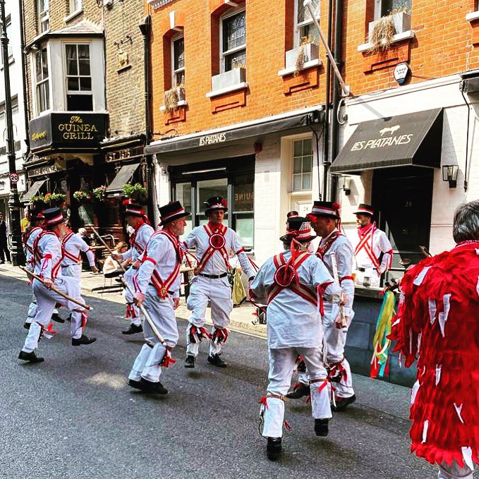Happy St George’s Day. What can be better than when your tour gets hijacked by this fantastic group of Morris Dancers, on St George’s Day!The one and only #ewellmorrismen were so brilliant and they performed a special Morris Jig just for us 🥰