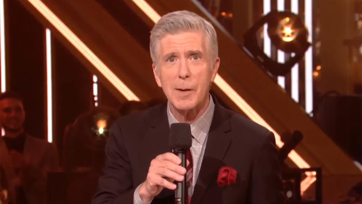 Monsters & Critics: Tom Bergeron responds to if he would return to Dancing with the Stars https://t.co/lynq2RfRiZ #crime #news https://t.co/lYsMhy1ZzX