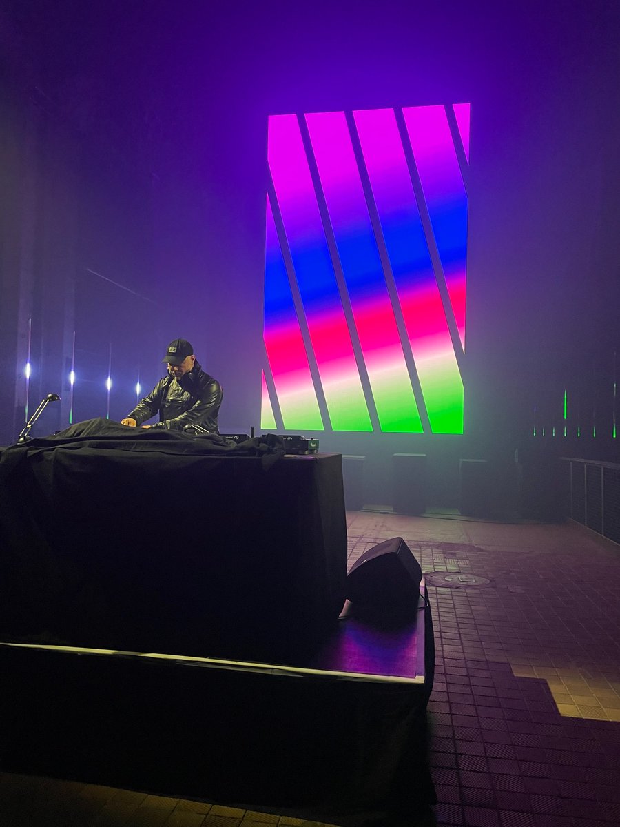 artblocks_io's tweet image. We&apos;re not sure how @brtmoments is going to top Berlin, but we know they&apos;ll raise the bar (again)

Check out these awesome photos @jeffgdavis captured for his IRL drop, Inflection🍾