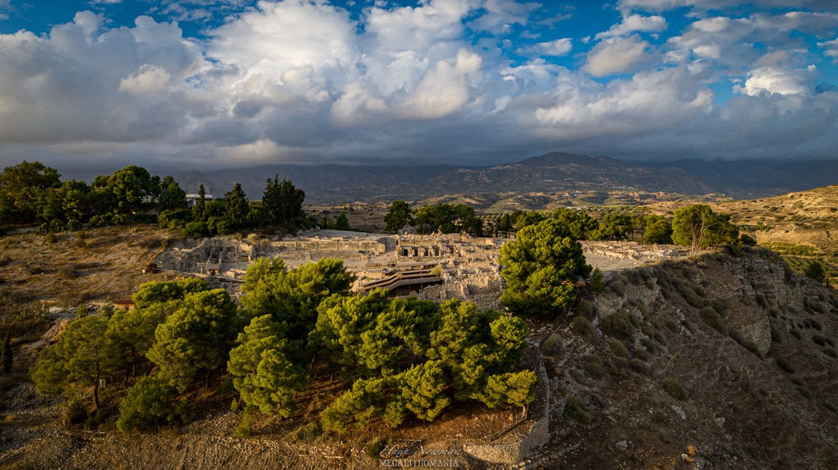 MEGALITHOMANIA's tweet photo. Aerial shot of Phaistos Palace, Crete. Watch the video here: https://t.co/oAYHFZROQi.

#crete #megalithomania #dronephotography #drone #aerialphoto #Greece #ancient #phaistospalace #faistos https://t.co/t5Ekw2KB17