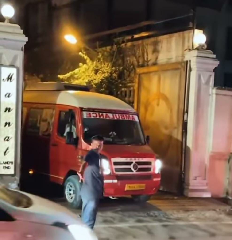 TeamSRKWarriors's tweet photo. The ambulance seen at Mannat is only for Physiotherapy as per the information we have received from a fan outside. Nothing to be worried SRKians. https://t.co/wDZzxJ0kJI