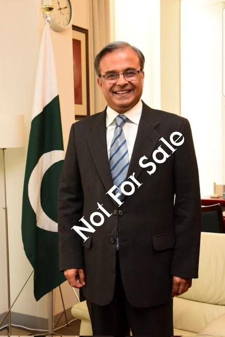 Far_Racer__'s tweet photo. Another proud son of Soil , Always loyal to your country and he proves it !!! Salute to you sir for you loyalty and courage !!! ❤🇵🇰 #امپوڑٹڈ_حکومت_نامنظور https://t.co/krSLqg6w7T