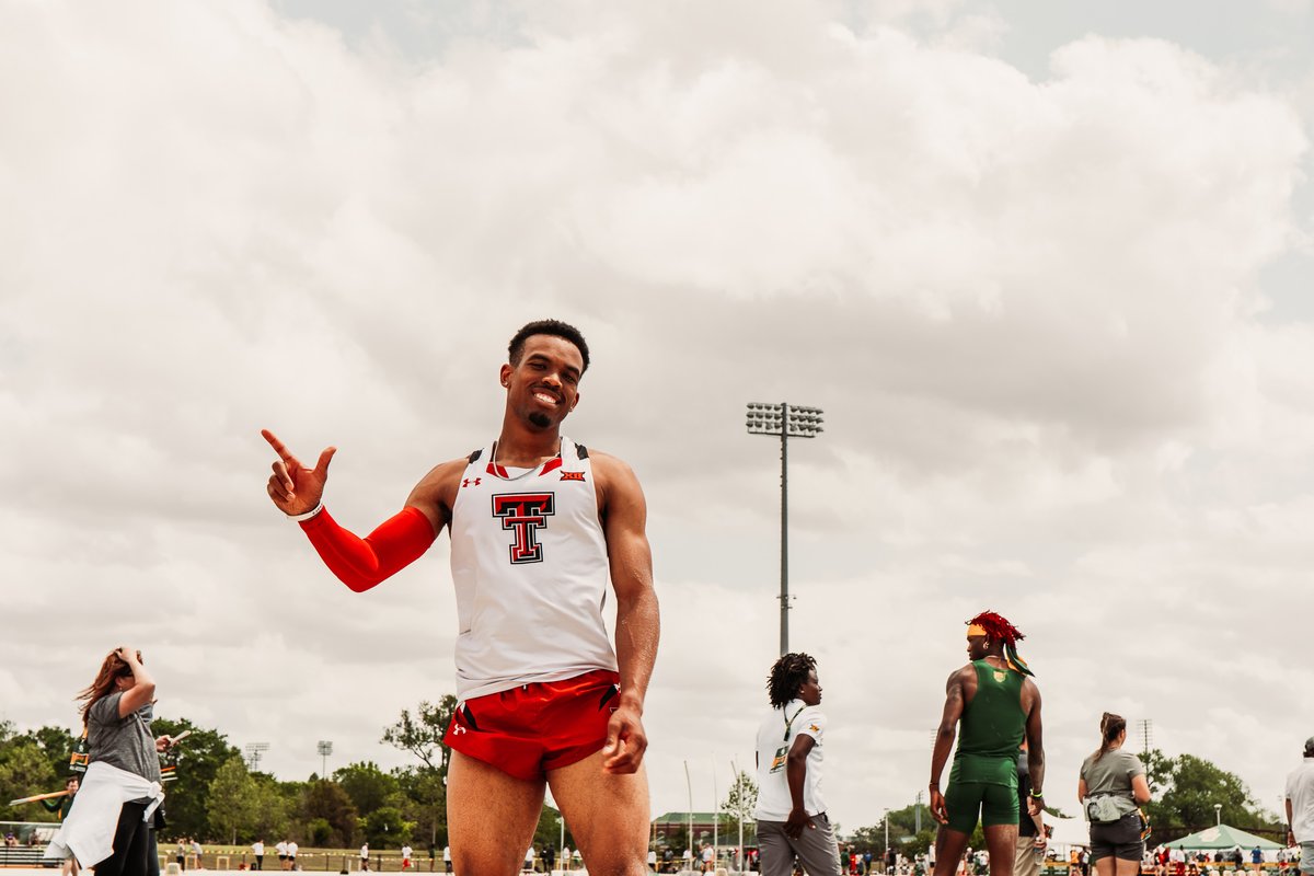 Men's triple jump

<a href="/J_Seals21/">Jumpman 🇯🇵</a> places 2nd overall but 1st out of the collegiate group with a jump of 15.97m (52-4.75) (5.1w) which came on his final jump 👏