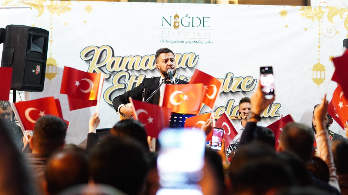nigdeilmem's tweet photo. @NigdeGSL öğretmen ve öğrencilerinden oluşan ekip @belediye51 tarafından organize edilen 23 Nisan ve Ramazan etkinlikleri kapsamında vatandaşlara açık hava konseri verdi. https://t.co/s8xntRE4Al