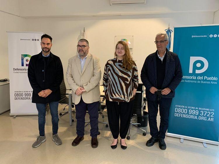 capmsa's tweet photo. El Pte. Fabián Brest y el VPte. Dr. Facundo Suárez Lastra firmaron un acuerdo de uso del bajo Grúa N°8 - Dique 4 con la Defensora del Pueblo de CABA, Sra. María Rosa Muiños y el Defensor Adj. Dr. Carlos Palmiotti destinado a la defensa de los derechos del turista y los vecinos https://t.co/9ZxmGseuzj