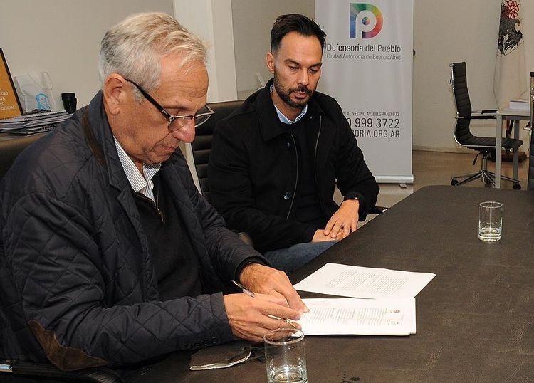 El Pte. Fabián Brest y el VPte. Dr. Facundo Suárez Lastra firmaron un acuerdo de uso del bajo Grúa N°8 - Dique 4 con la Defensora del Pueblo de CABA, Sra. María Rosa Muiños y el Defensor Adj. Dr. Carlos Palmiotti destinado a la defensa de los derechos del turista y los vecinos