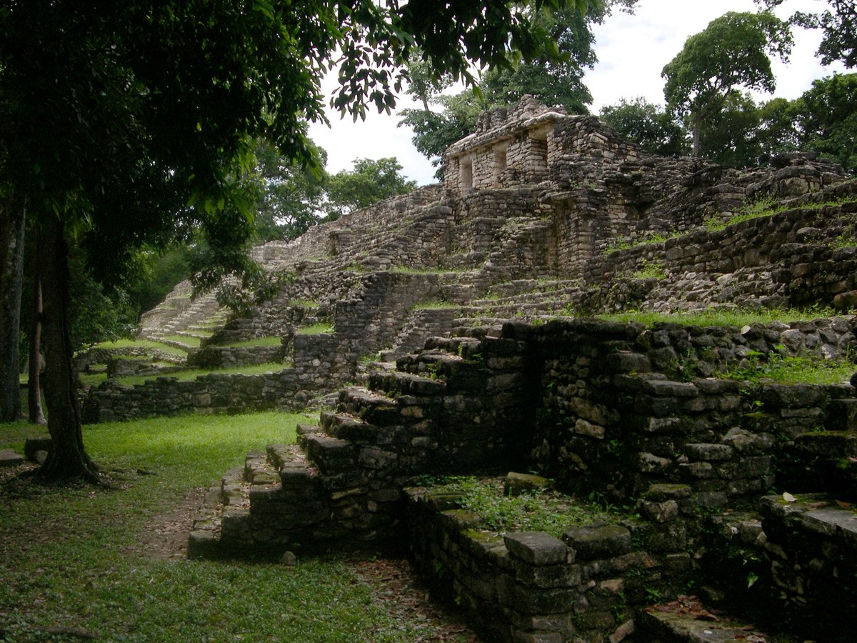 lucesmexicanas's tweet photo. Yaxchilán es una antigua ciudad de la Cultura Maya situada en la orilla del Río Usumacinta. Se encuentra enclavada dentro del bosque tropical y solo es accesible a través de lancha. #chiapas #mexico #xico #m #cdmx #sancristobaldelascasas https://t.co/kC87GZsnXd