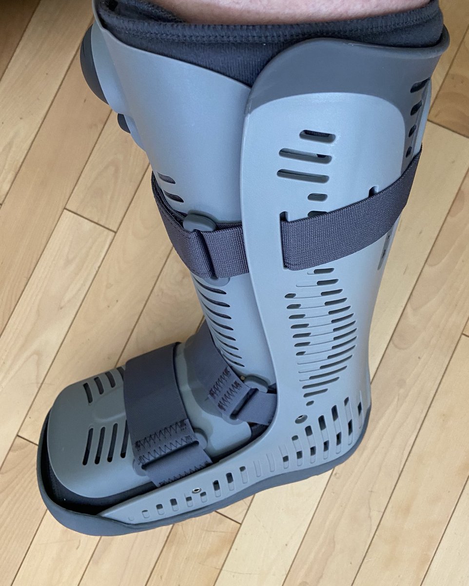 MikeSenior's tweet image. Well this is definitely going to put a damper on my training. I have an allusion fracture of the fifth metatarsal so I will be in a boot for the next six weeks 😢