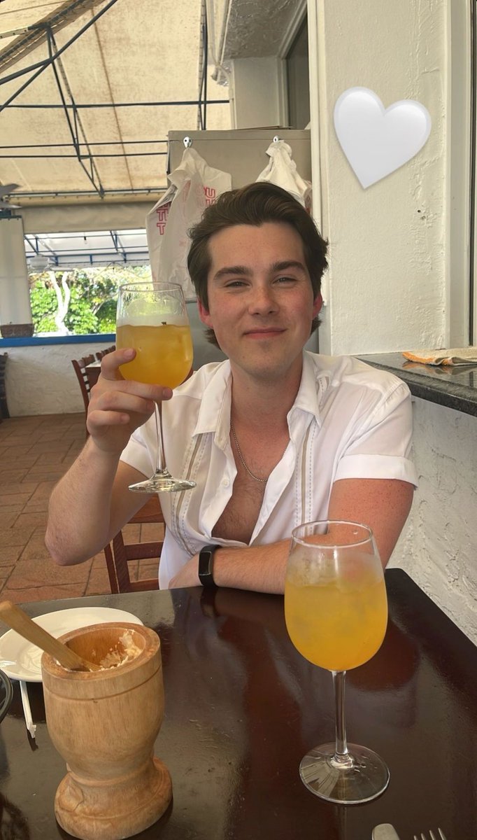 JeremyAccess's tweet photo. Tenho nem palavras no momento 😍🤤 

📲 | Carolynn via Instagram Stories https://t.co/EA4c66Aa0p