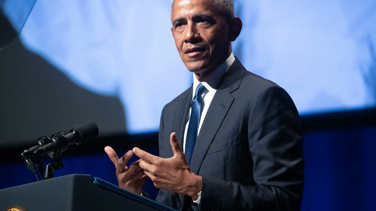 ChanPerco's tweet photo. "Des gens meurent à cause de la désinformation": Barack Obama appelle à réguler les réseaux sociaux via @BFM_Tech https://t.co/wOXBiW3Zfi https://t.co/r0lnEgSd4W