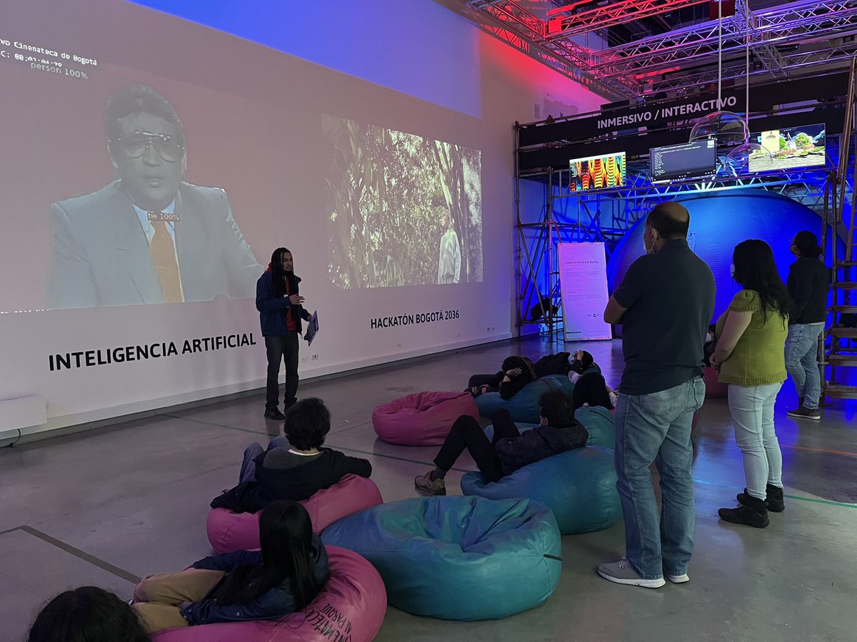 CinematecaBta's tweet photo. Ven #HOY (23 de abril) hasta las 8:00 p.m., y mañana domingo de 11:00 a.m., hasta las 6:00 p.m., a conocer las proyecciones en el domo, videojuegos, cortometrajes, videoinstalaciones interactivas y experiencias inmersivas de realidades mixtas de la #MediaExp en #ARTBOfds https://t.co/Vo9FE4Qj1n