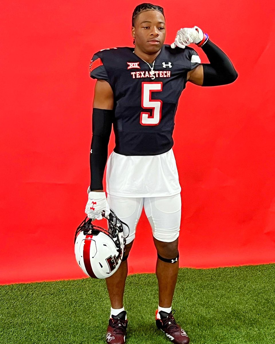 KLTurner_5k's tweet photo. Thank you to all the coaches, staff, &amp; players for your top notch hospitality. I had a great time visiting &amp; the culture/FAMILY felt like home. #WreckEm #MentalSweat #DontBeYourself #PumpJackMentality @JoeyMcGuireTTU @CoachYates77 @BnanceTTU @TimDeRuyter @TexasTechFB https://t.co/yDjtCMSQGU