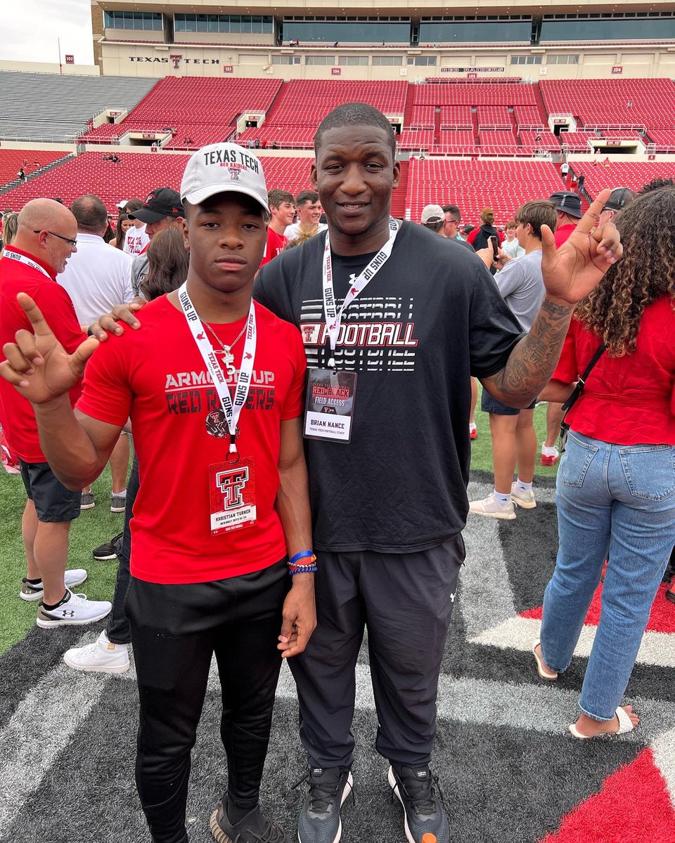 KLTurner_5k's tweet photo. Thank you to all the coaches, staff, &amp; players for your top notch hospitality. I had a great time visiting &amp; the culture/FAMILY felt like home. #WreckEm #MentalSweat #DontBeYourself #PumpJackMentality @JoeyMcGuireTTU @CoachYates77 @BnanceTTU @TimDeRuyter @TexasTechFB https://t.co/yDjtCMSQGU
