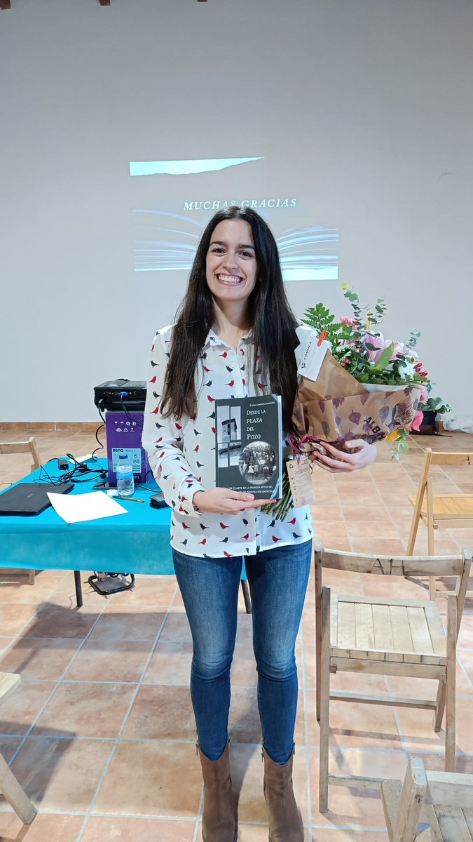 elenagimenez10's tweet photo. Un bonito día para presentar un libro!!
#DesdeLaPlazaDelPozo
#Cuarte
#FelizDíaDelLibro https://t.co/PC9rGyOiNe