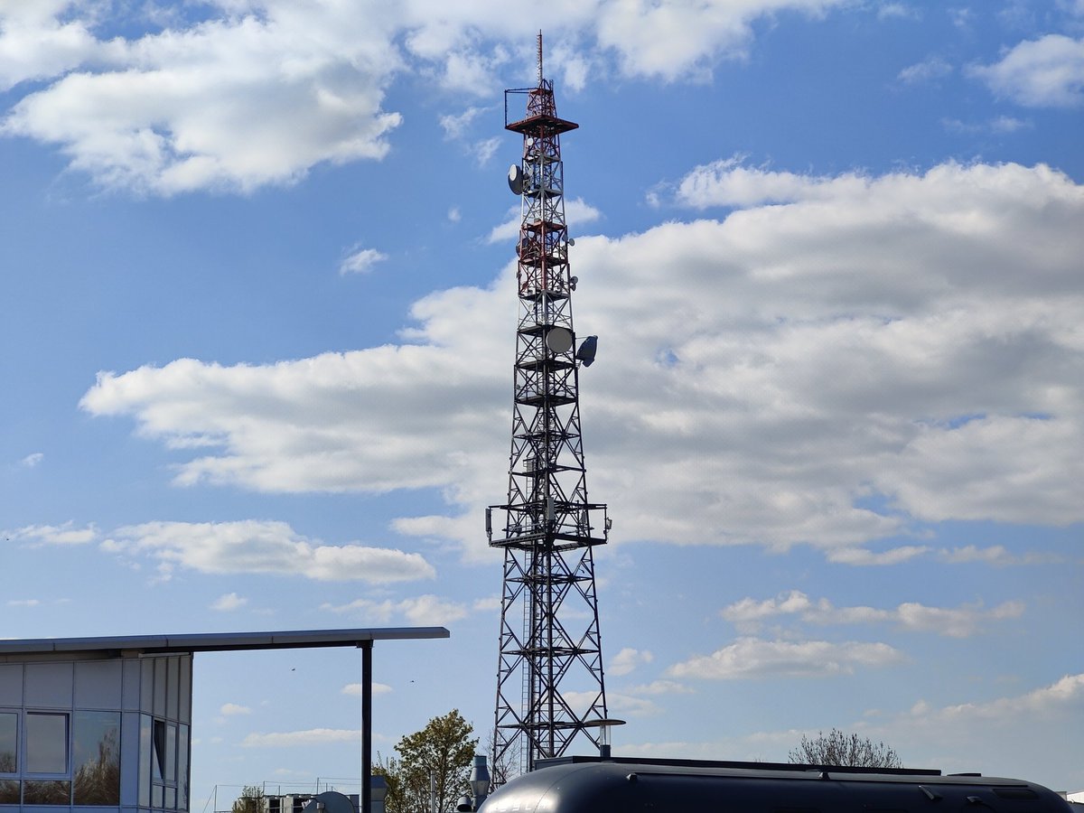 Benni_1123's tweet photo. Heute mit @Jul1en__ NR CA (n3-n78 SA) im @vodafone_de Netz getestet. 
gNB 21300 in Magdeburg. https://t.co/vygQVVXCcB