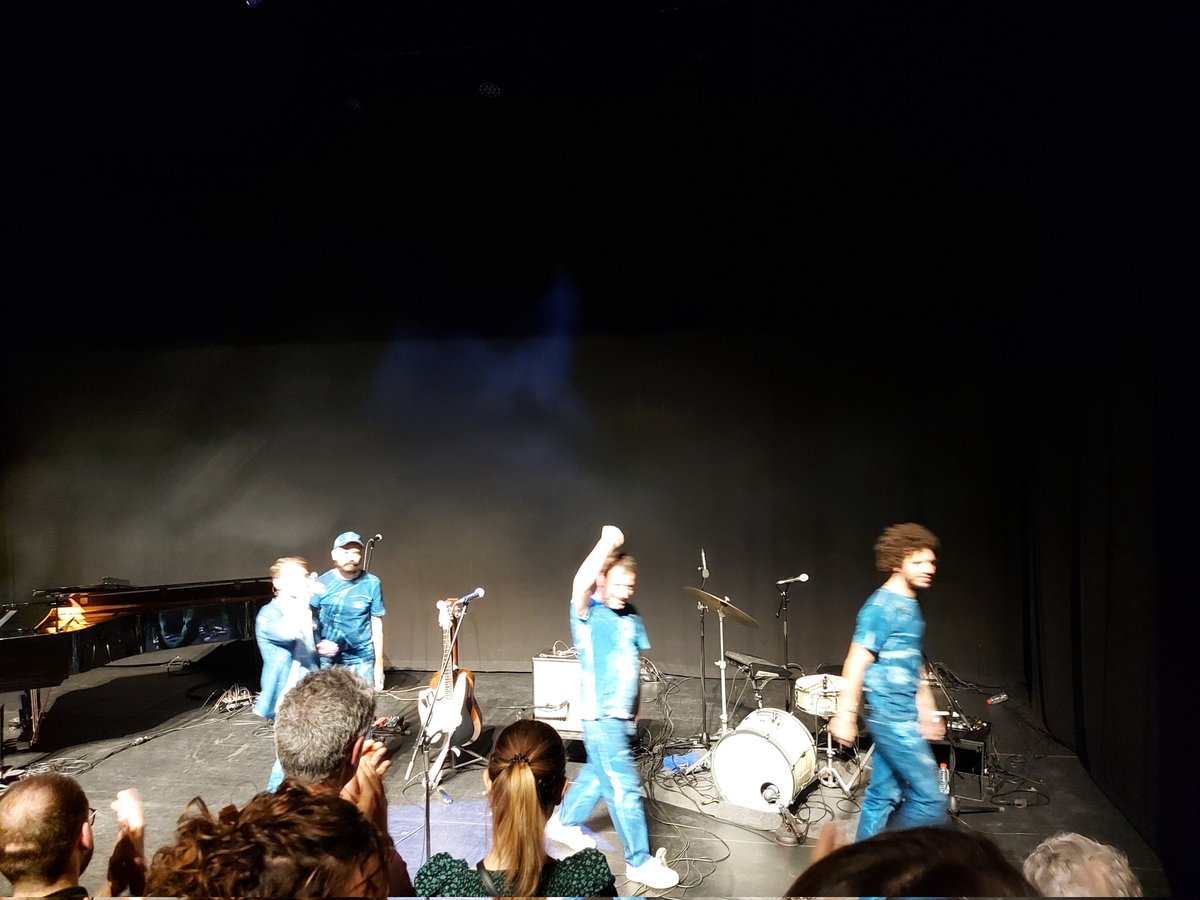 Gemmacaco's tweet photo. Tercera vegada que veig @mazonisongs en la gira del disc "Ludwig" i no me'n canso mai. Un directe trepidant i una connexió amb el públic màgica.
#banyoles #auditoridelateneu https://t.co/AI3hmgwh3c