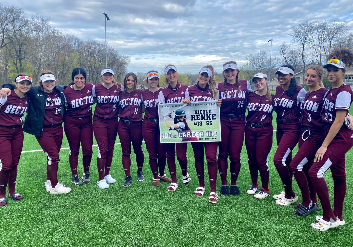 SoftballBecton's tweet photo. CONGRATS NICOLE HENKE ON YOUR 100th CAREER HIT🥎👏🏼 https://t.co/7fRBmrPrDz
