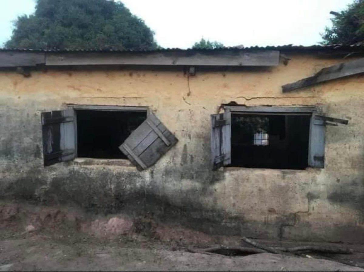 Please 🙏🏿pls am not forcing but am here for your help my kids are dying lack of starvation. So if there is someone who can provide us with some food 🥘 you’re welcome please help the siblings 🙏🏿😭