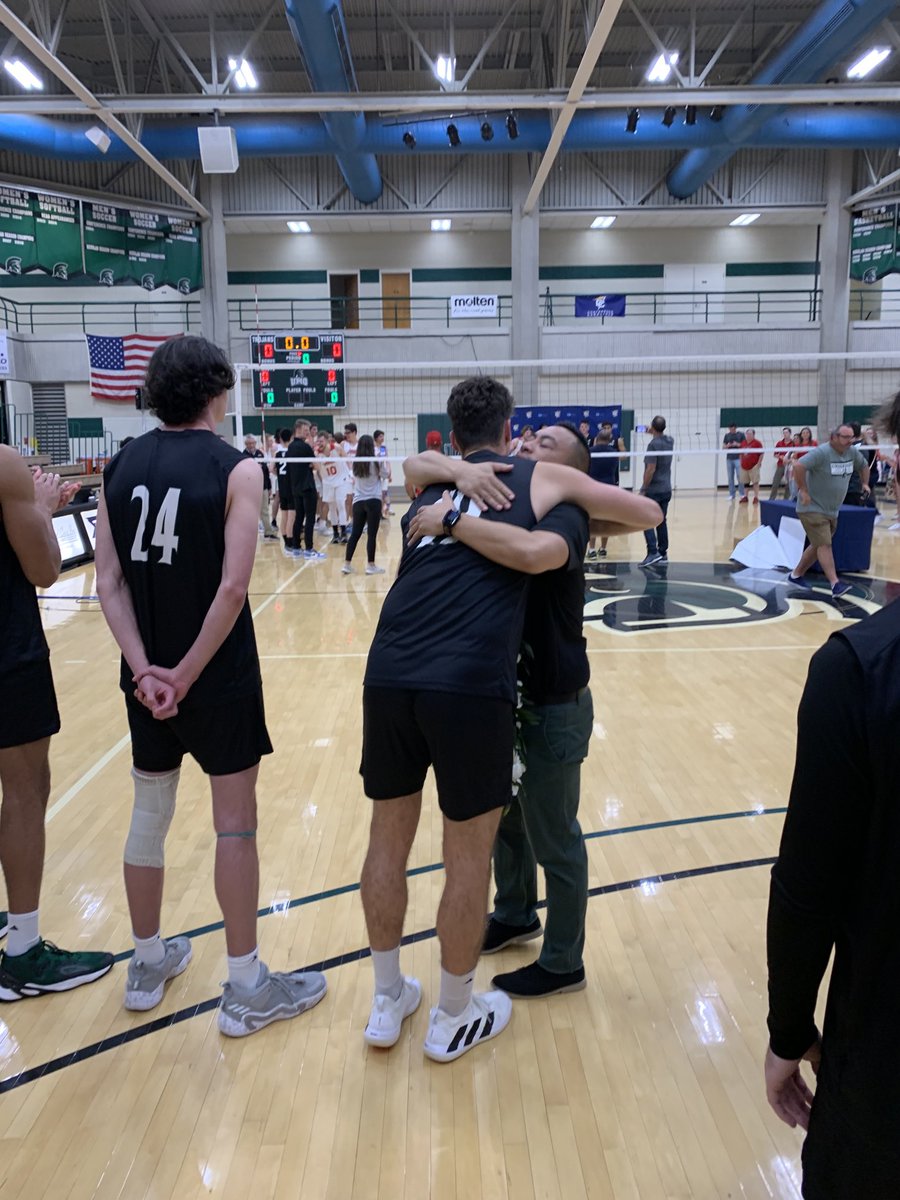 JeffreyMEisen's tweet photo. ⁦@UMOMVB⁩ fell one set short, losing the ⁦@ConfCarolinas⁩ championship 3-2. Obviously disappointing, but proud of the fight showed by our guys tonight and all season.  #GDTBAT https://t.co/khnwz4hWyk