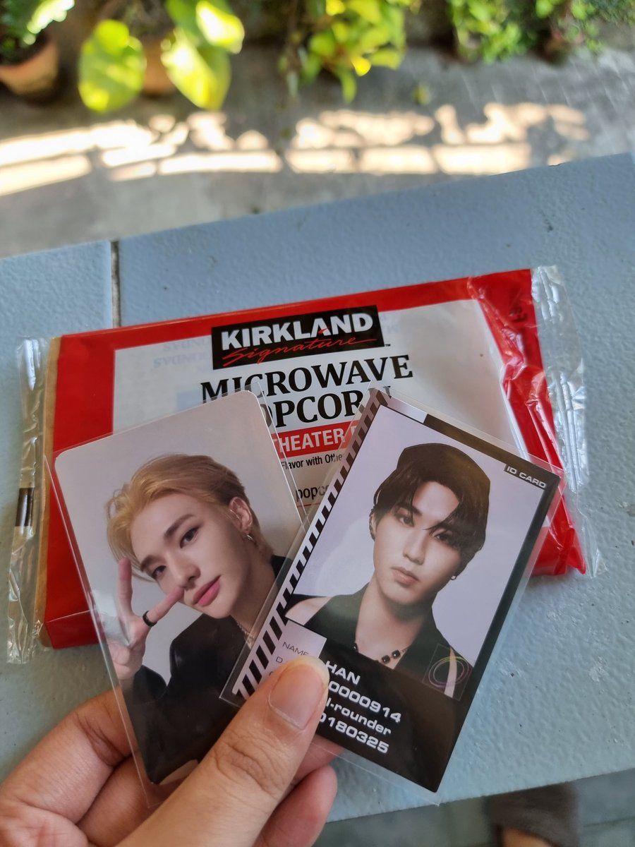 THREEHOTCHA's tweet photo. got my prioooos na ayaw aq uwian kung hindi pinilit π₯² salamat so much for trading w/ meeee! popcorn is π @patopotatoh #prooftatoh https://t.co/mQOOCDzbO1