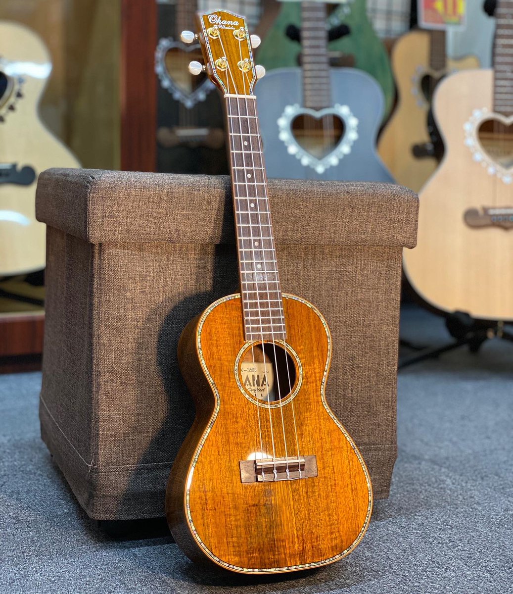 gakkicenter's tweet photo. オハナウクレレより、限定モデルで単板コア材を使用した、豪華な仕様のウクレレが入荷しました🤙

#ohana #ohanaukuleles #ck350g #concertukulele #limitededition #koa #solidkoa #ukulele #aloha #オハナウクレレ #ウクレレ #コンサートウクレレ #限定モデル #アロハ #ウクレレ男子 #ウクレレ女子 https://t.co/IhNKTNVwaM