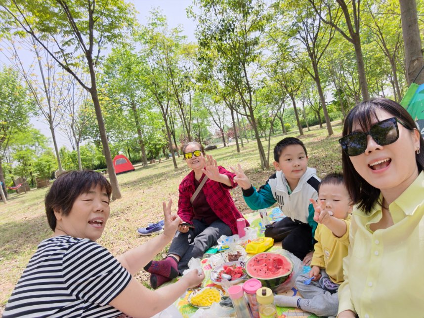 #camping and #springouting! Catch the little tail of spring!
#spring #activity #childhood #innocence