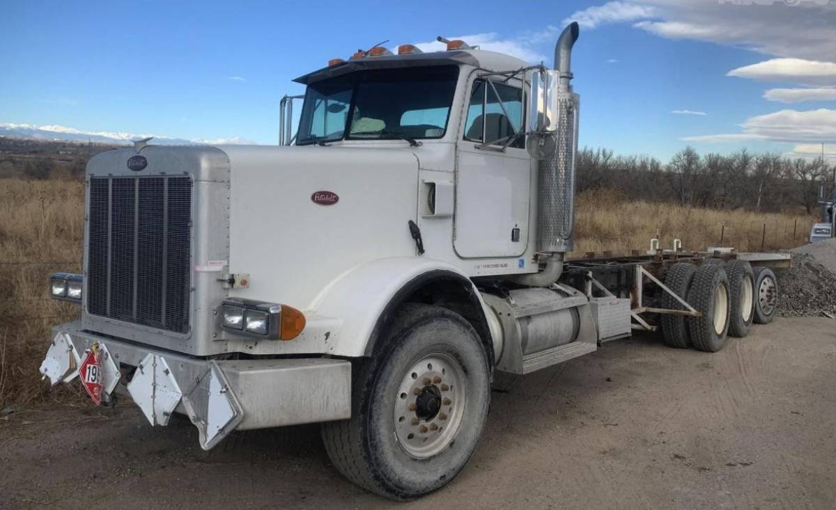 TTTExchange's tweet photo. Check out this 2004 Peterbilt 378 (Day Cabs)
Manual transmission, 475 hp 269k miles $89,950
https://t.co/tSPjZQ1YA7
REGISTER Here and Make an Offer!!
https://t.co/PFHWQQhjmr
#Peterbilt #Peterbilttrucks #semitrucks #Sleepertrucks
#Peterbilt579 #usedtrucks #usedPeterbilt #fleets https://t.co/iRDCUK0RuU