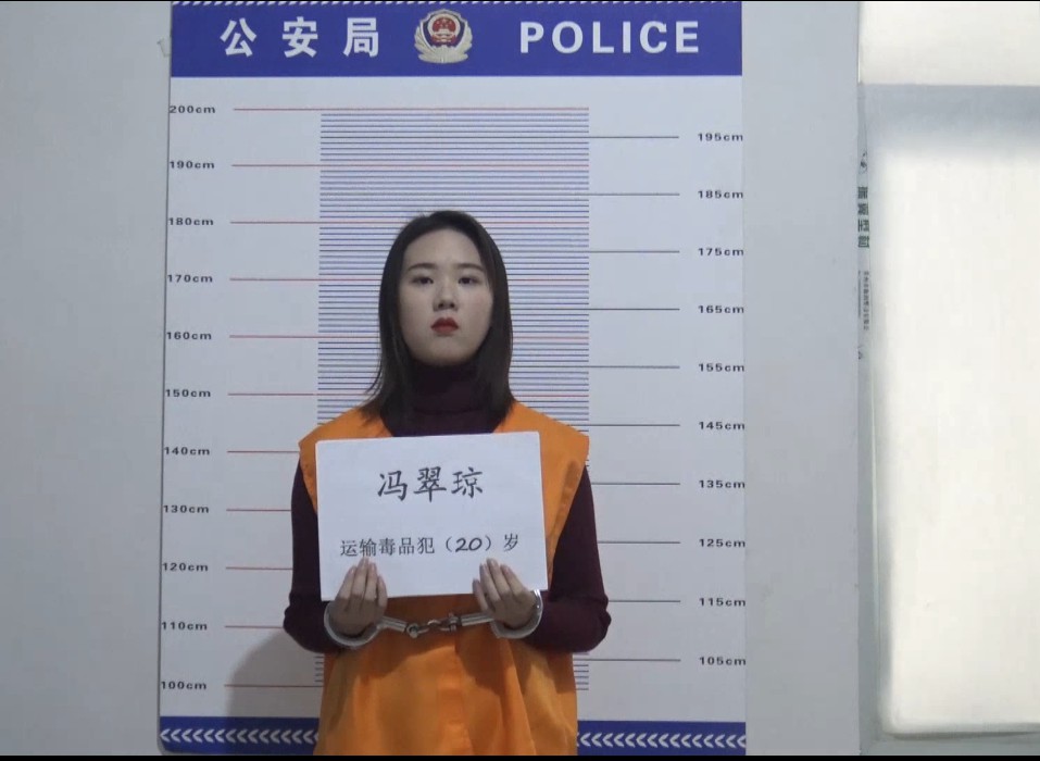 Chinesesjys's tweet photo. 这是一部难得的好片，剧情丰富多彩，反应年纪轻轻的美女为了一时的私欲走上犯罪的不归路，  QQ342642509      https://t.co/5jyB5ZgGg5 https://t.co/oCBCuXtIyx