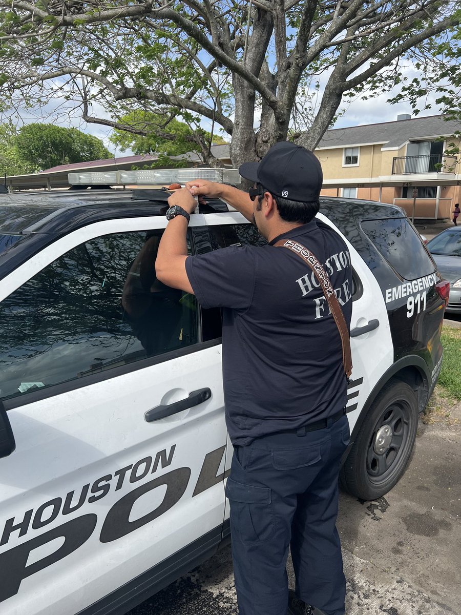 FirefightersHOU's tweet photo. Anyone got a Slim Jim? How about an always helpful firefighter? Their union leadership may be suing us, but we are still willing to lend them a hand. We will even do it twice, if necessary. https://t.co/SbWGEZ7kls