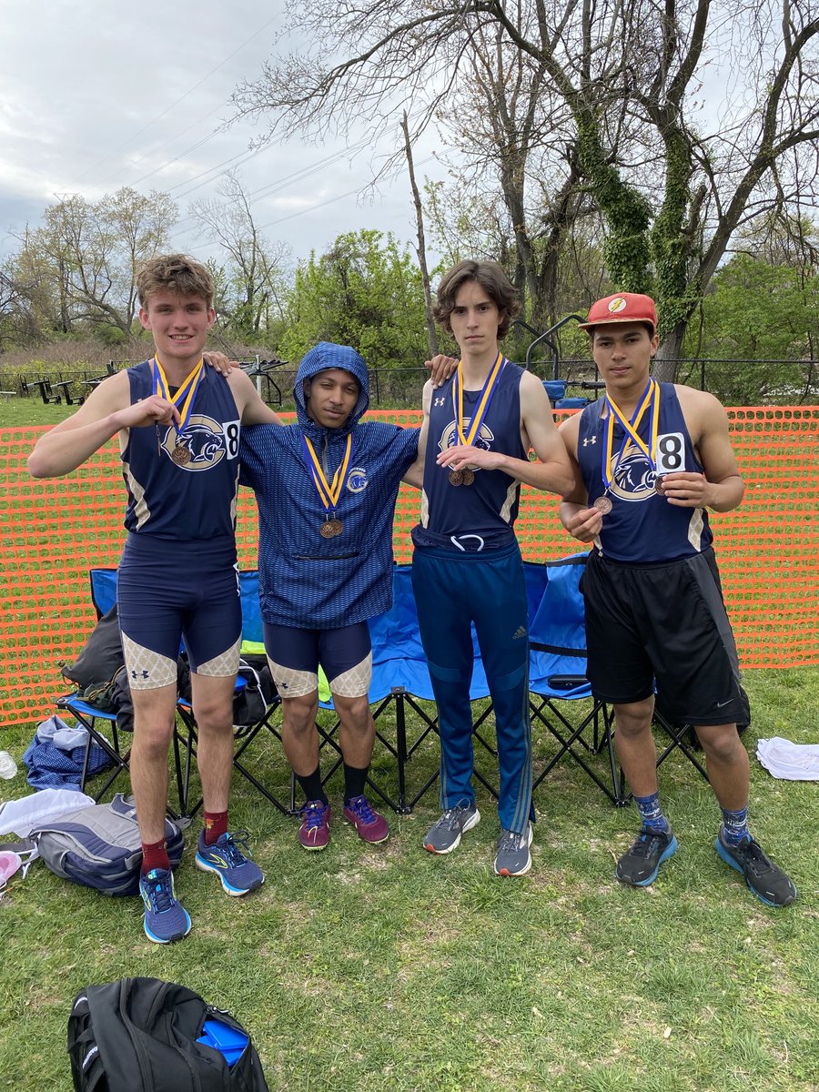 A successful Woodbury Relays: 4th in the SMR anchored by Anton’s huge PR! 5th in the 4x400 with Isaiah starting it off with a sub 51 split!! ⁦<a href="/CHSTrack3/">Collingswood Track</a>⁩