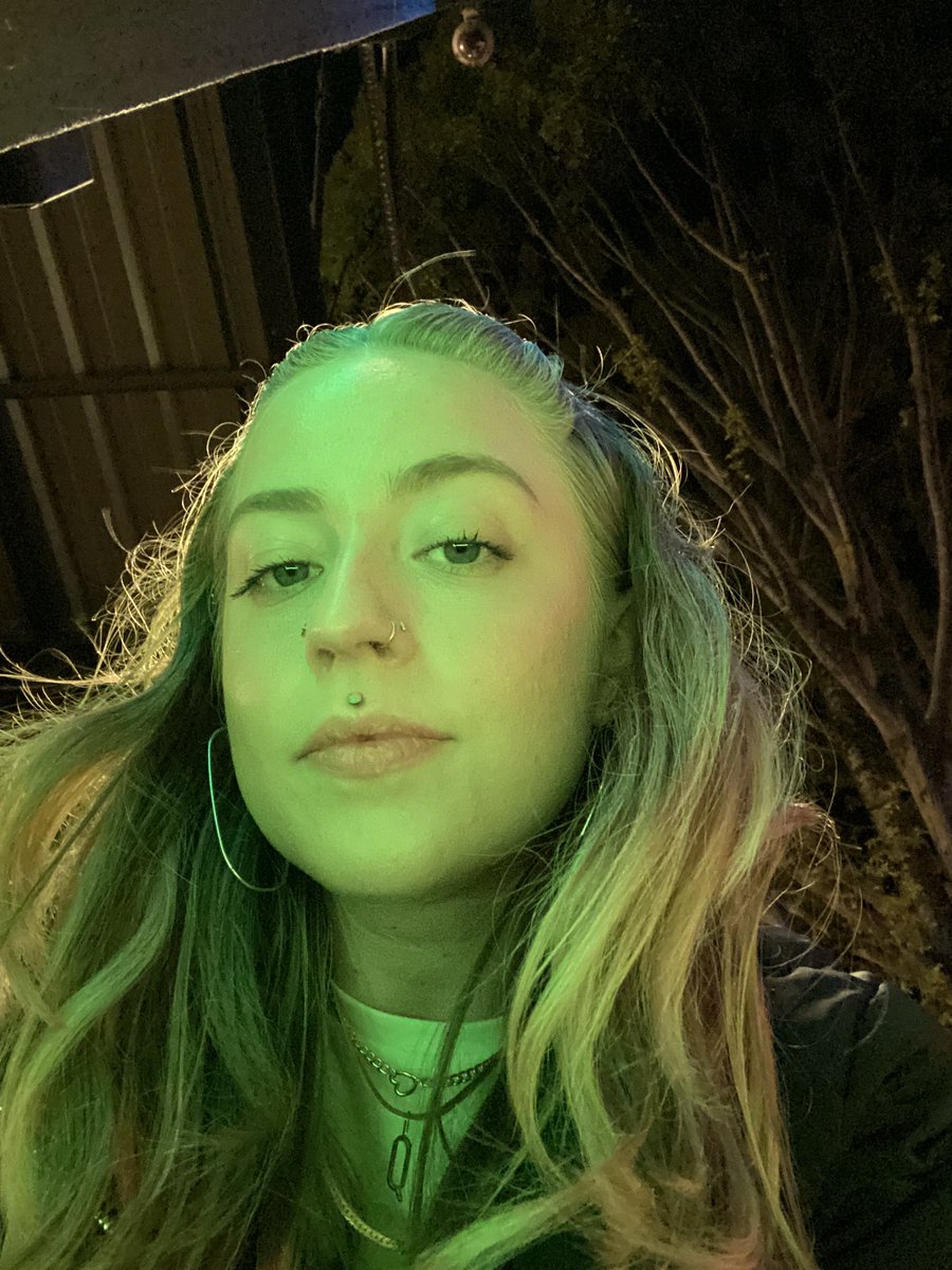 quinnie_g's tweet photo. 3am after work vibes https://t.co/Bz5Tqk9XBq