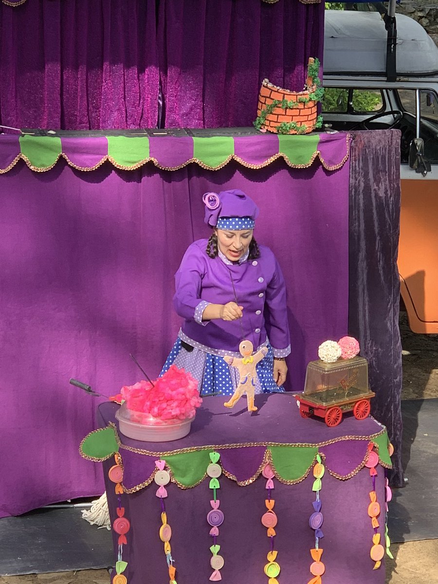 CASATITERES's tweet photo. Obra: “La confitería” aquí en nuestro festival internacional de títeres 🍭❤️😍 https://t.co/XpawbCH73a