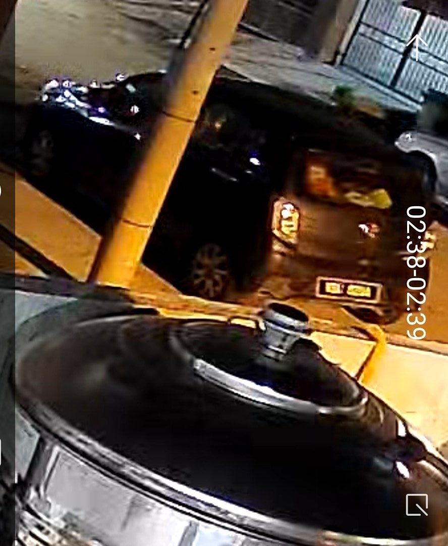 syazleina_lens's tweet photo. Hi sorry for reaching out here...can someone help me edit &amp; make it clear this car number plate...some gangster salah rumah simbah cat to our car/porch this morning 😭😭 https://t.co/dTAaYdnFUe