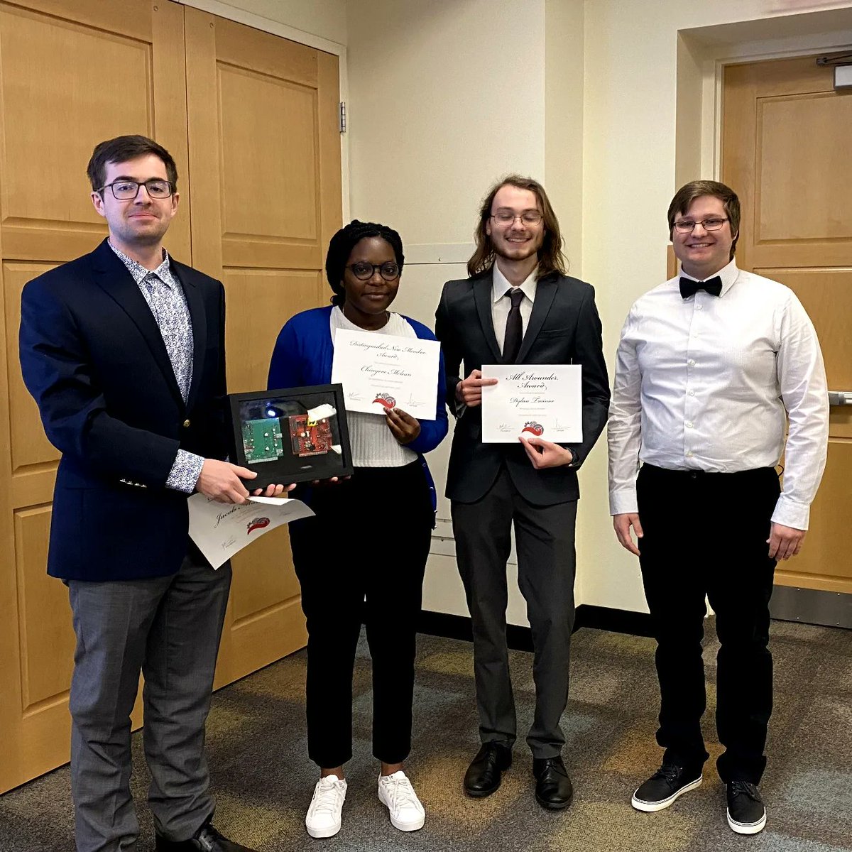 osu_uwrt's tweet photo. Last night The Underwater Robotics Team held an end of the year banquet for their team members, advisors, and Ohio state staff. The night focused on recognizing all the progress each subteam made throughout the entire year!  #ohiostateuniversity #ohiostateece #osuengineering https://t.co/NrJBend0PY