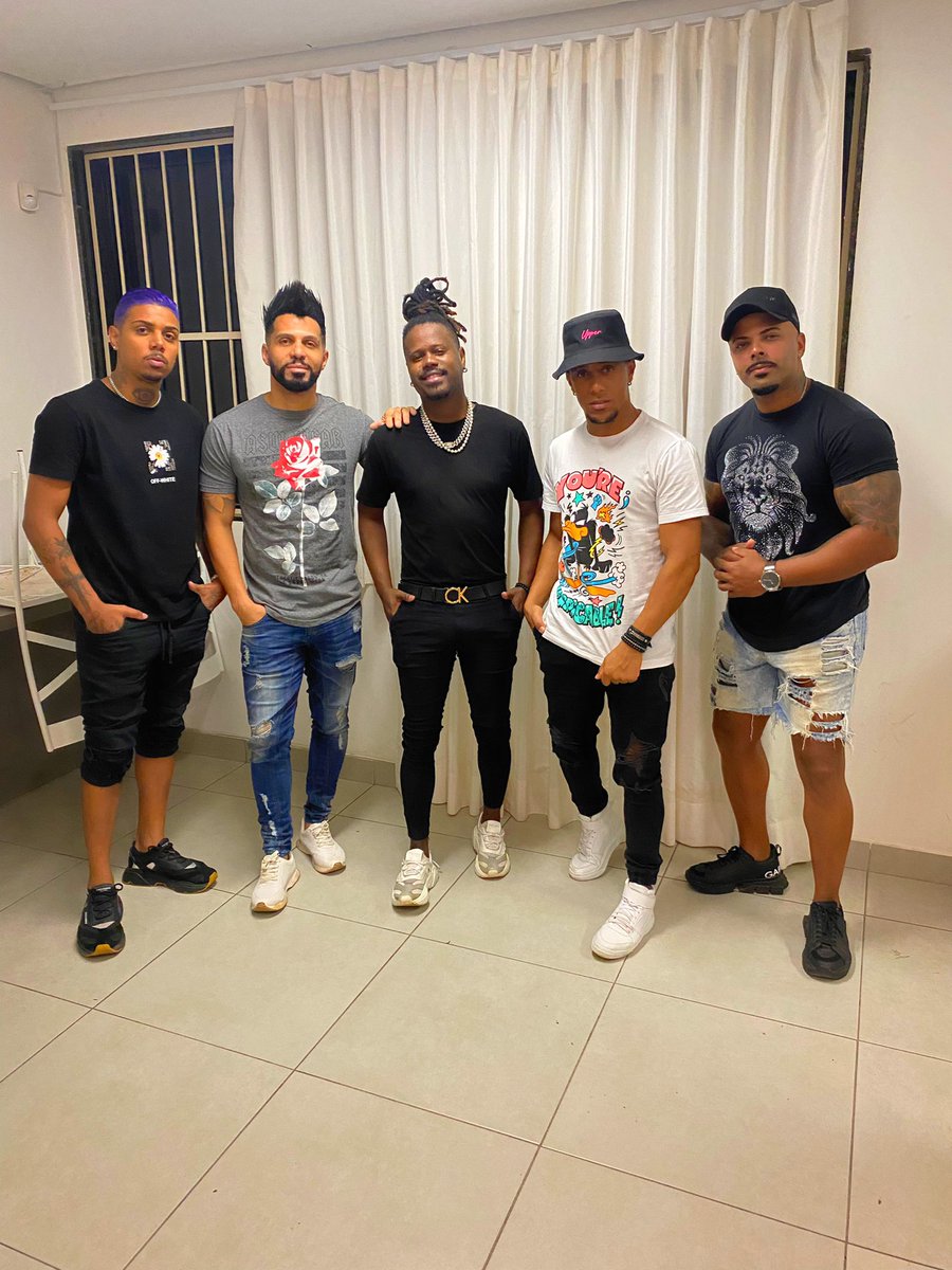 NossoSentimentu's tweet photo. Nosso Sentimento invadindo o @santocupido_lounge em Belo Horizonte 🔥
Hoje o show é por aqui 🎶
#nossosentimento #pagoderj #turnê #minasgerais #santocupido #bh https://t.co/xzjtDCLObO