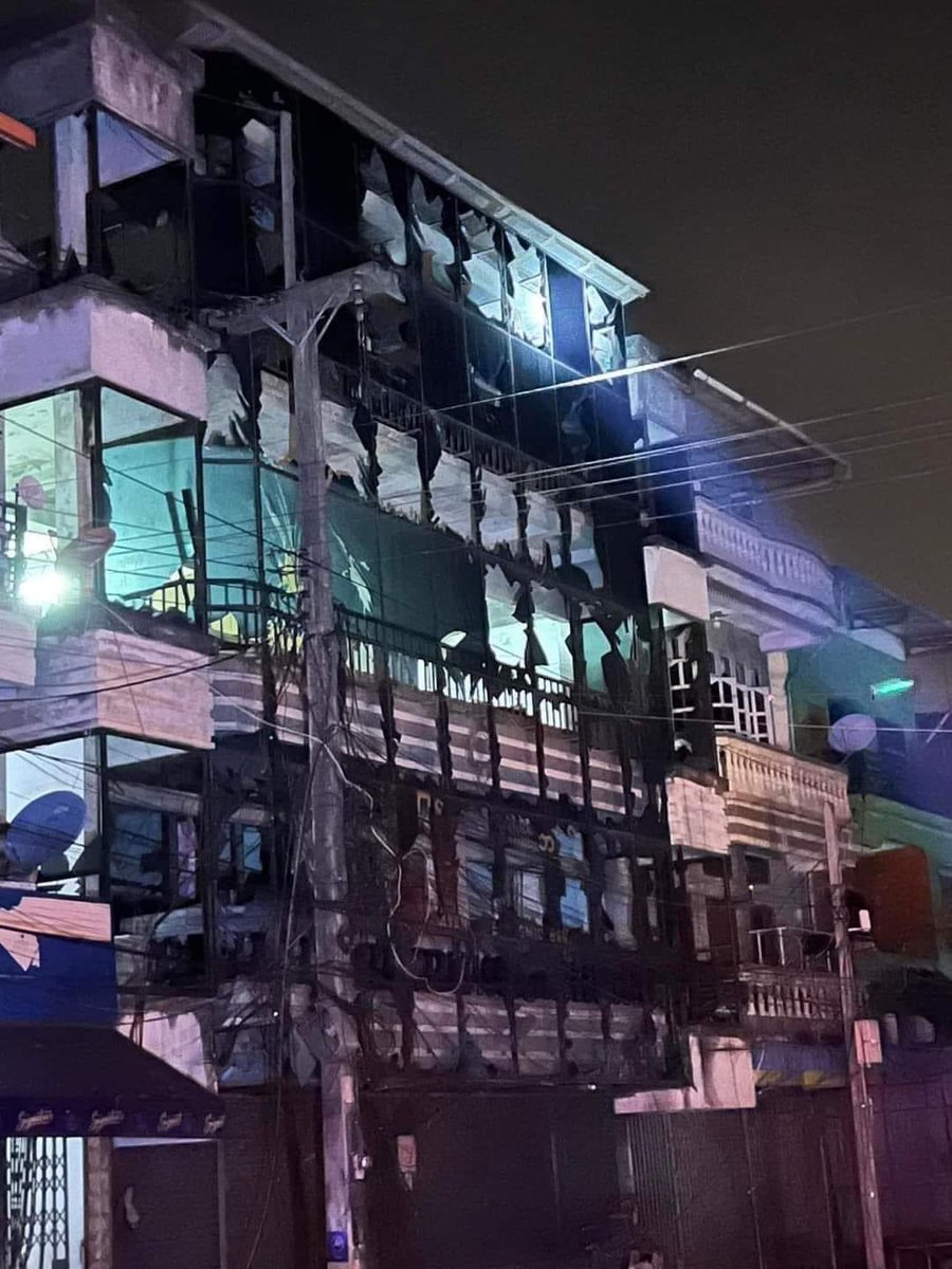 Explosion in front of Myawaddy immigration checkpoint at 1st Thai-Burma Friendship Bridge, opposite Mae Sot, Thailand on 24 April around 23:00. The incident took place on #Myanmar side of the border. Crd- Khit Thit Media : bit.ly/3k4yBfJ

 #WhatsHappeningInMyanmar