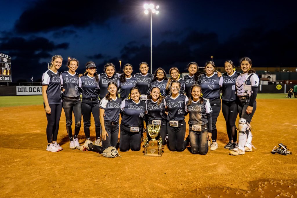 WehsSoftball's tweet photo. Our Weslaco East Lady Wildcats are the 32 5-A coDISTRICT CHAMPIONS!
Congratulations to our girls who never gave up and kept pushing themselves and each other! Hard work pays off!
#StrongSideSoftball #StrongerTogether #OutHitEm #HWPO
*Playoff information coming soon!* https://t.co/446HQLB1wJ