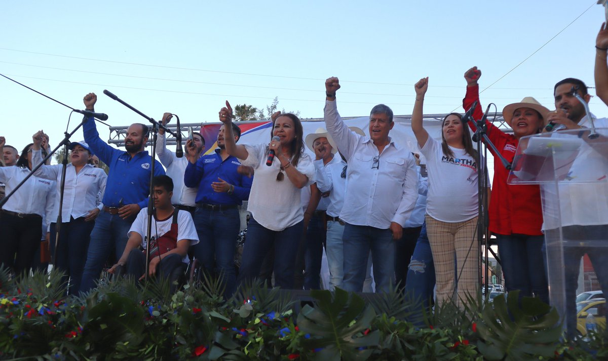 SugheyTorresR's tweet photo. Mapimí está listo para tener a una mujer como @chachiscastro22 para ser la siguiente Presidenta Municipal. 

El primer pueblo mágico de Durango requiere personas con visión y sensibilidad.

La Alianza #VaPorDurango está fuerte, con @EVillegasV en el estado y Martha en #Mapimí. https://t.co/LkFxRw5sLj