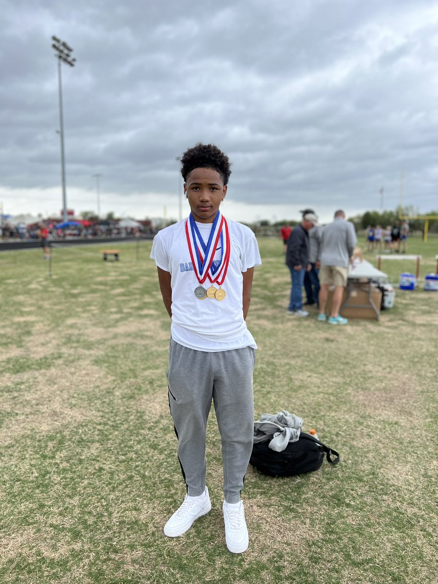 Malahkie Beaver-Ware is the ORES Div 3 State Champion in the 100 M Dash (13.44) and 100 M Hurdles (16.23)!