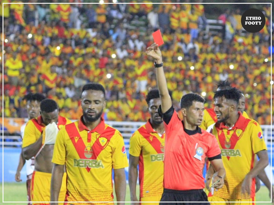 EthioFooty's tweet photo. Despite Haider Sherefa's red card, St. George held on for a narrow 1-0 victory over Sidama Coffee.๐ฅ
#BKEthPL #StGeorgeSC https://t.co/5CJ0Y33iSG