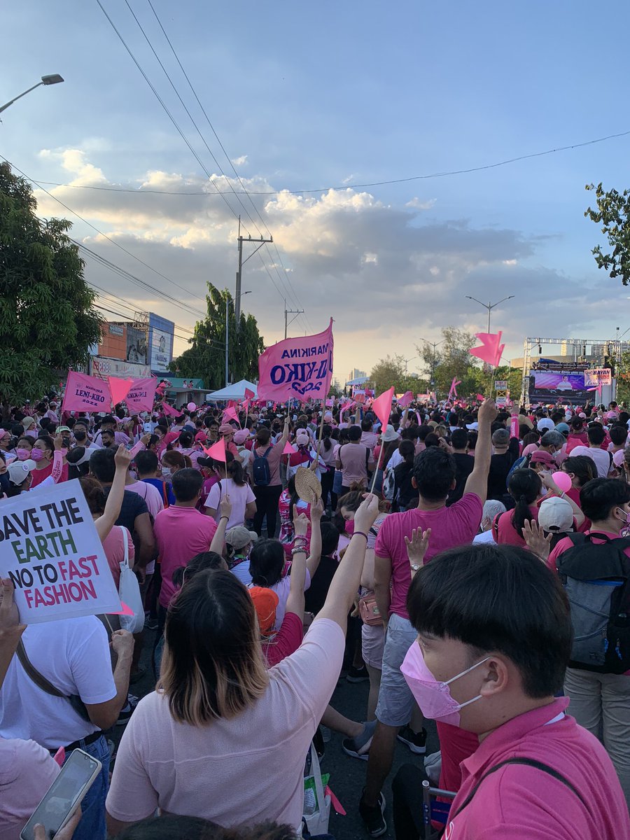lostnikes's tweet photo. my first rally ever. it was fun and worth it. #LeniKiko2022 #PasayIsPink [tshirt: teetime.k on instagram] https://t.co/pWwWg9hE0x