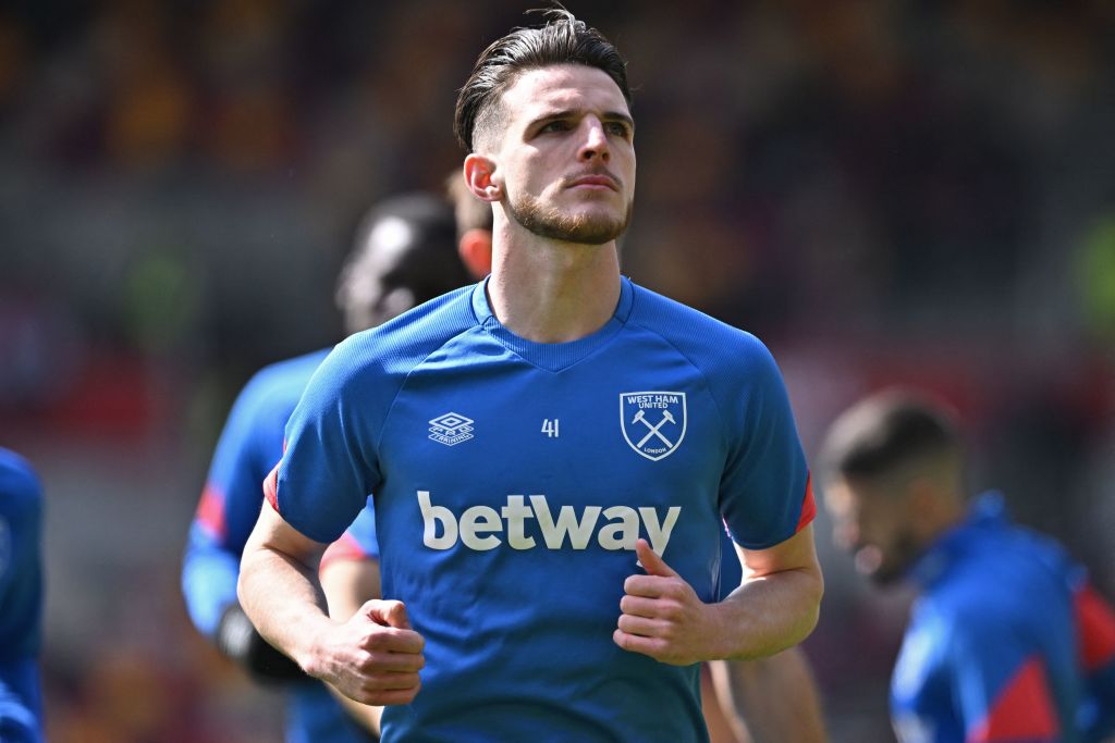 Declan Rice has turned down new deal proposal from West Ham. Chelsea manager Tuchel answers on how highly he rates Rice: "Very highly". 🔵 <a href="/AdamNewson/">Adam Newson</a>  #CFC 

"He's impressive, and very nice guy - he's from the Chelsea academy and he proves his quality. I like the way he plays".