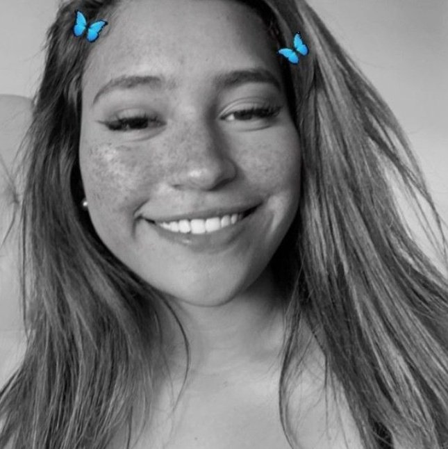 jimenacore's tweet photo. 🍁; @ashleymilena_20 ... ♡
De: anónimo 
Hola bonita, pasaba a decirte que eres una persona muy importante en el fandom, muchxs aquí te queremos si? No te sientas triste y no borres esa sonrisa bonita que tienes.<3

#jjstanslove https://t.co/oKglMaaT4j