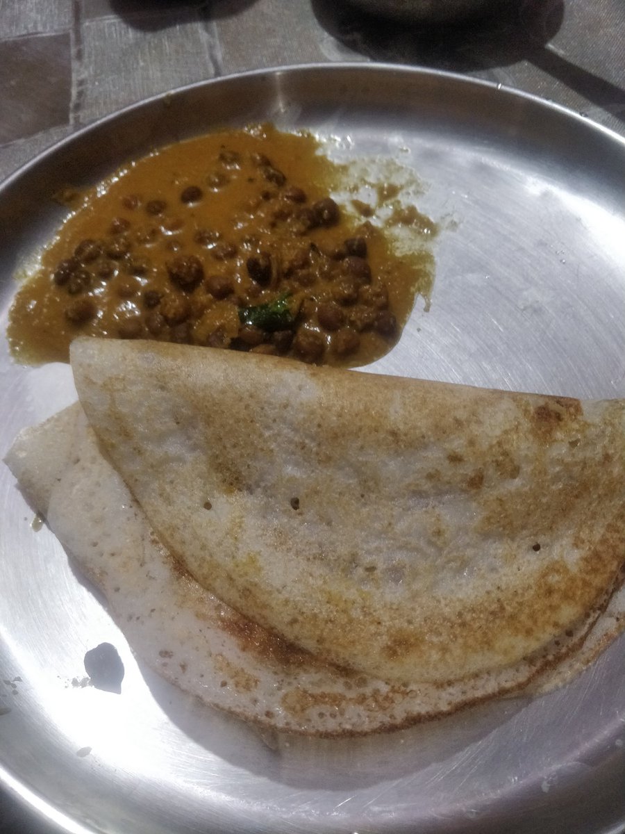 Clemenza2020's tweet photo. #breakfast time. H-mom made #dosa #kadala https://t.co/rdqsdeBnq6