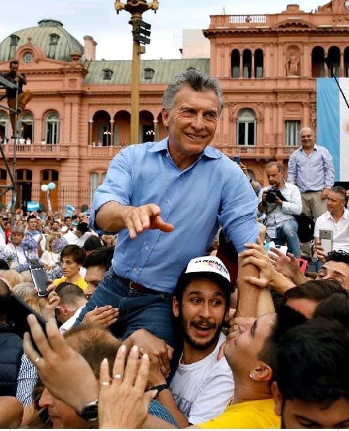 mabellamorocha's tweet photo. @mauriciomacri #MiPresidente https://t.co/xF4JKcqjkK