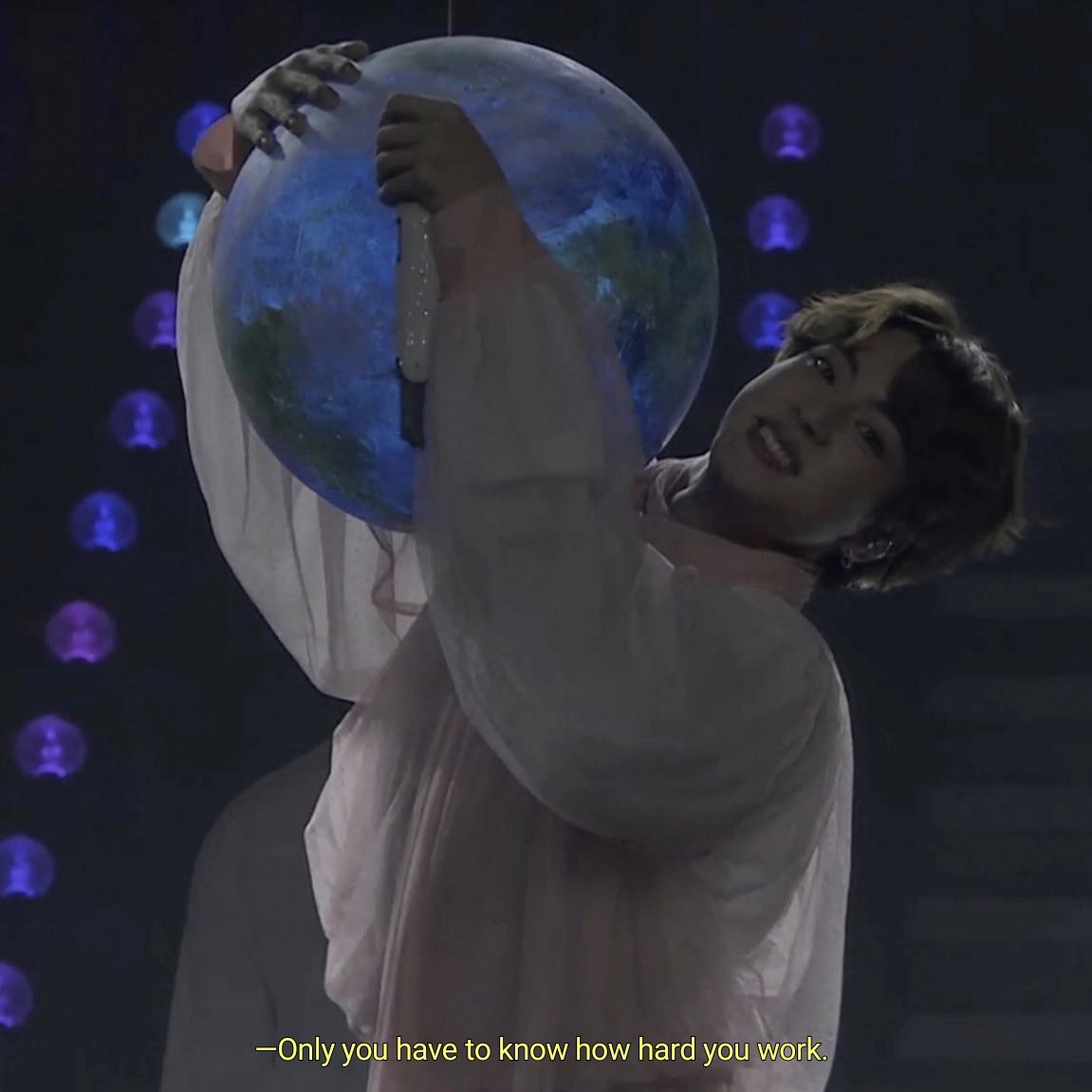tannieslvs_'s tweet photo. seokjin siendo tu lugar seguro; un hilo especial https://t.co/MGFJOOYCK8