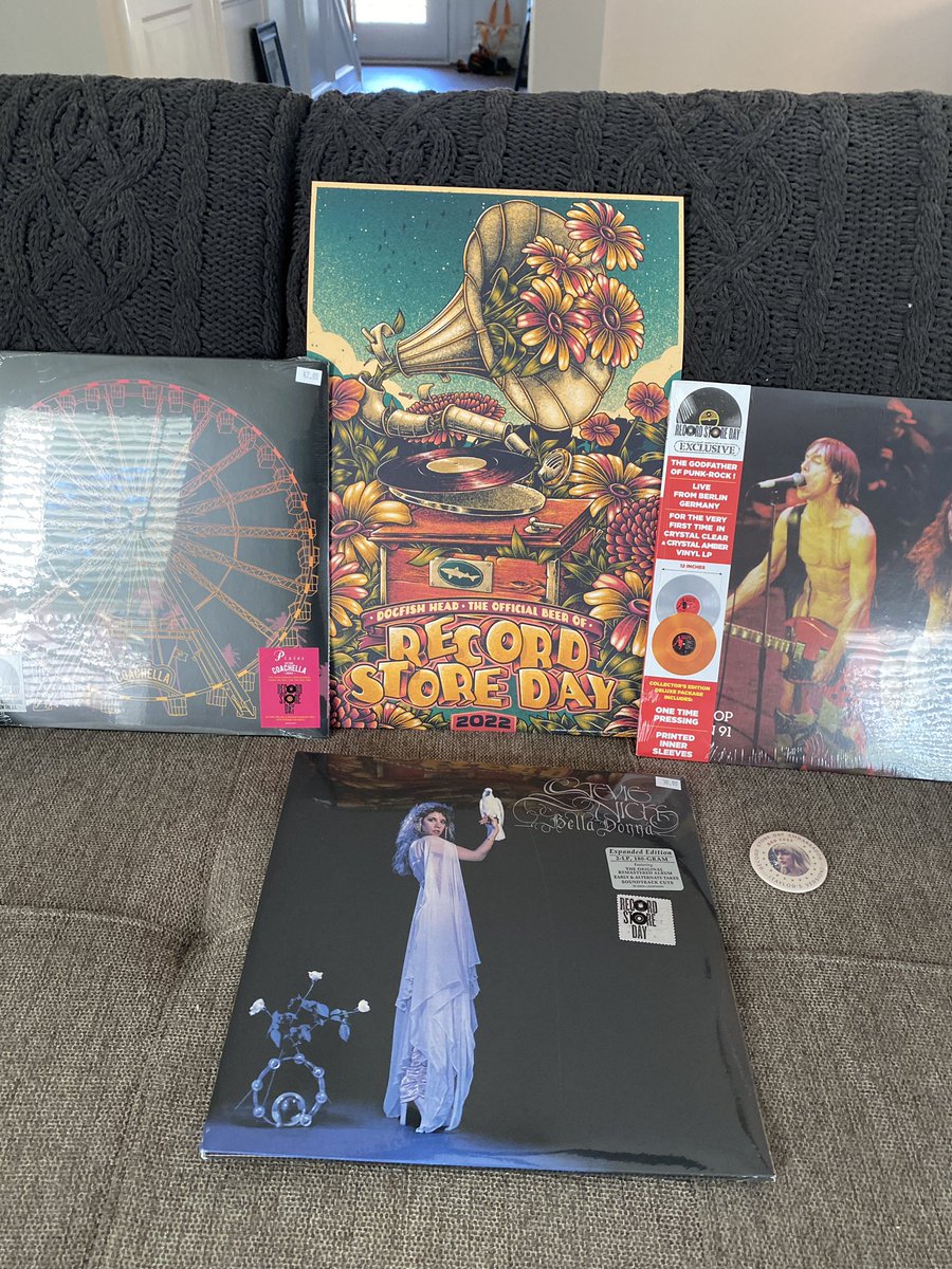 harrisonplanet's tweet photo. Record Store Day Love me some RSD! Thanks #mojorecords for this years poster. I can put it next to the last one I got #dogfishheadbeer. https://t.co/UvVpASN9PF